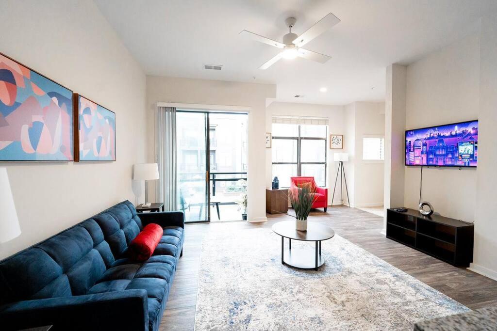 Luxury Apartment Wifi, Gym, Pool, Shops & Food! Unit 329 Charlotte Eksteriør billede